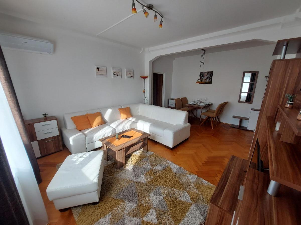 Apartman Merry 브라티슬라바 외부 사진